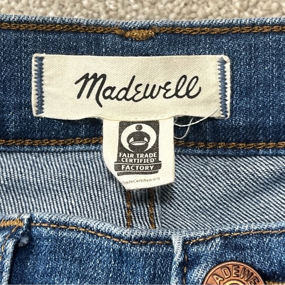 9" Mid-Rise Skinny Jeans in York Wash: Rip and Repair Edition size 25 - Picture 8 of 11